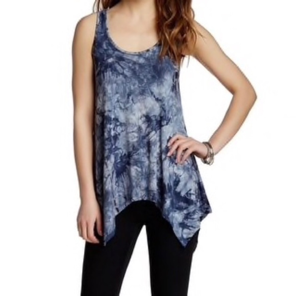 Wallpapher Sharkbit Hem Tank